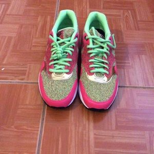 Nike Air Max 1 SE Women Size 8